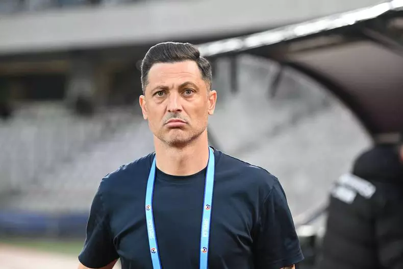 Mirel Rădoi4