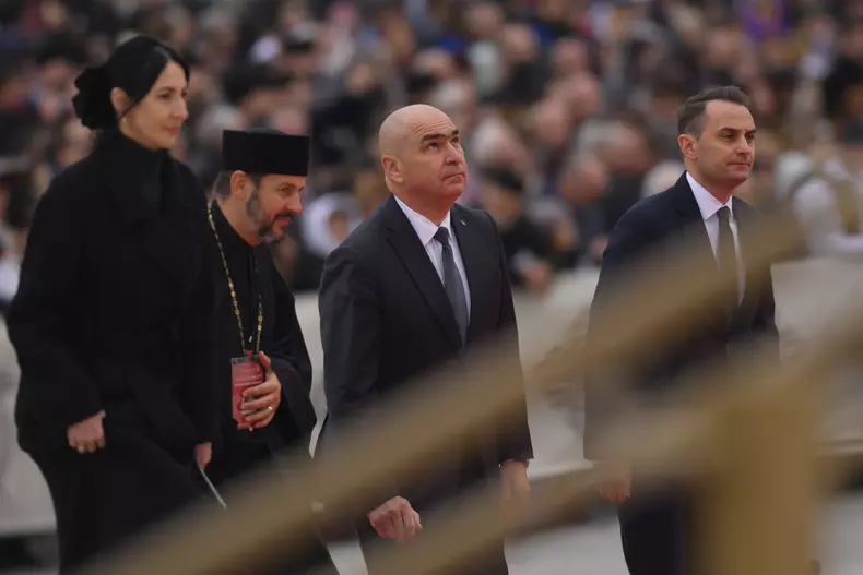 BUCURESTI - CEREMONIE DE SFINTIRE A PICTURII CATEDRALEI MANTUIRI