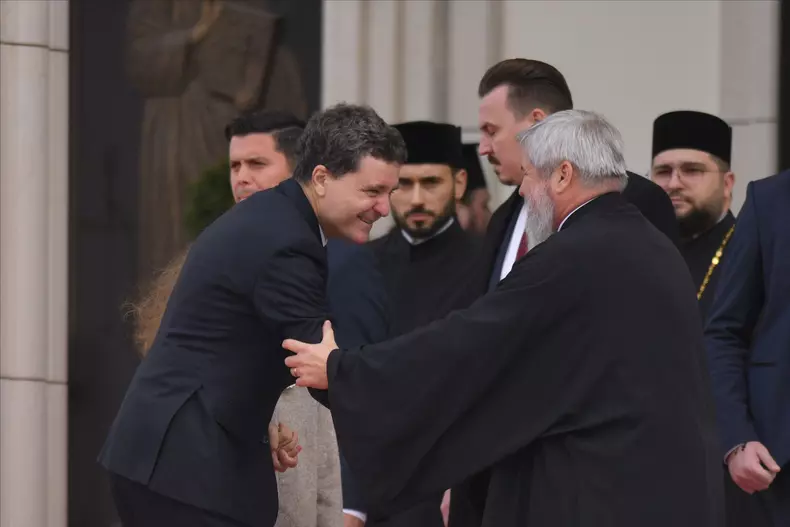 BUCURESTI - CEREMONIE DE SFINTIRE A PICTURII CATEDRALEI MANTUIRI