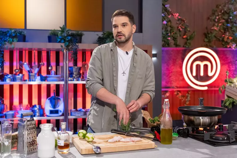 938b5f44-746c-4b2e-8501-2d77863e024e