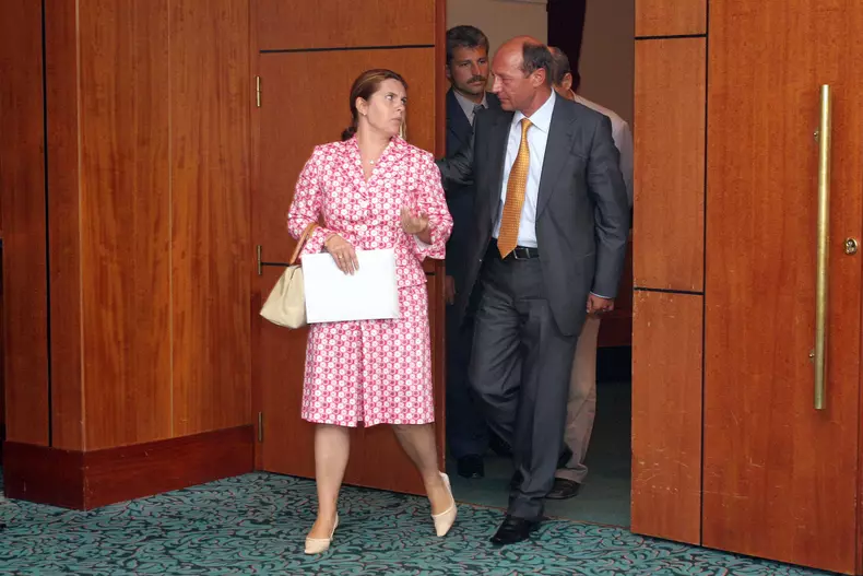ADRIANA SAFTOIU - TRAIAN BASESCU - CRP