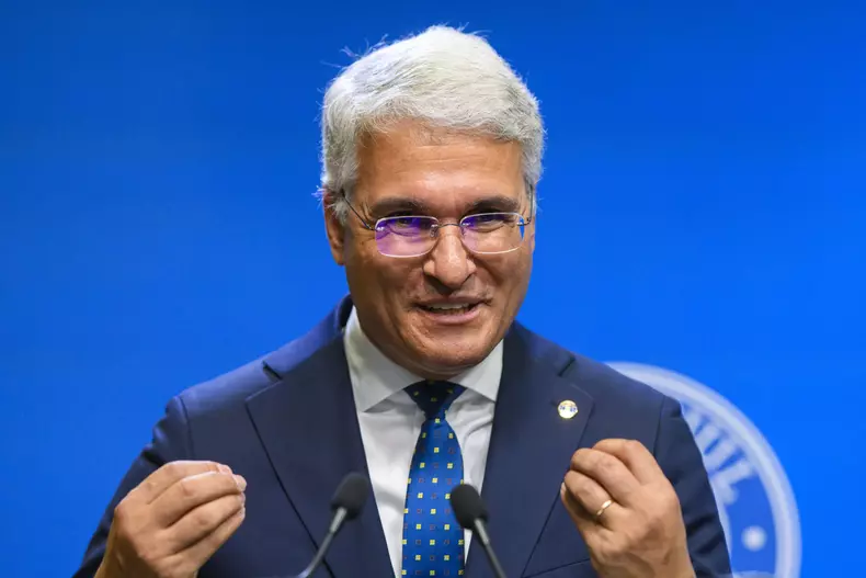 BUCURESTI - GUVERN - DRAGOS PISLARU - CONFERINTA DE PRESA