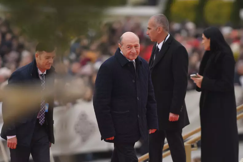 BUCURESTI - CEREMONIE DE SFINTIRE A PICTURII CATEDRALEI MANTUIRI