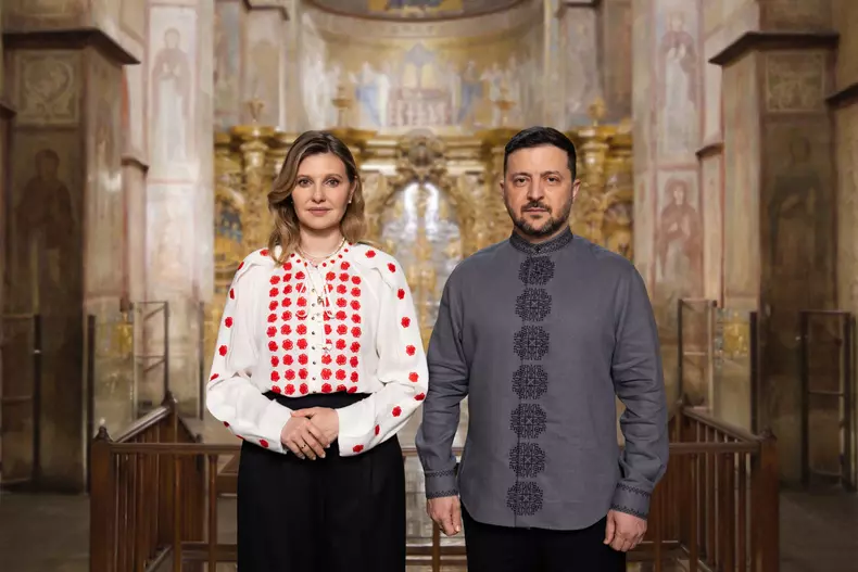 Le président Volodymyr Zelensky et la Première dame Olena Zelenska ont rencontré des enfants dont les parents ont donné leur vie pour l'Ukraine à la cathédrale Sainte-Sophie de Kiev