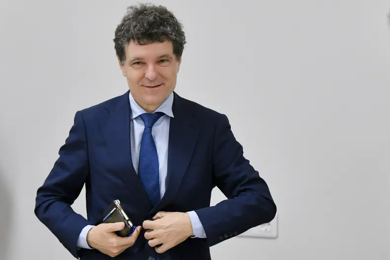 BUCURESTI - EDUCATIE - DESCHIDERE AN UNIVERSITAR