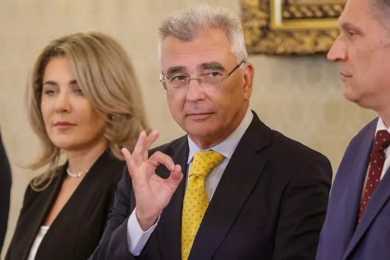 PALATUL COTROCENI - CONSULTARI - AUR
