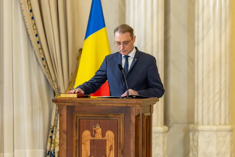 Luca Niculescu la investire
