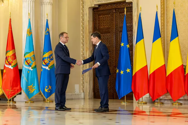Nicușor Dan și Luca Niculescu noul premier1