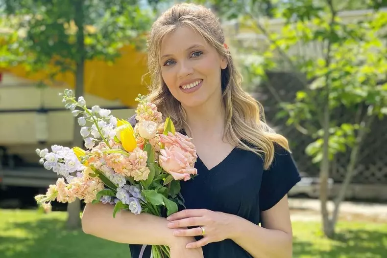 Andreea Ibacka, ședință foto în vacanță. Însărcinată în al doilea trimestru, actrița a plecat în Grecia (3)