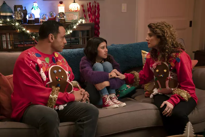 DANIEL SUNJATA, SCARLETT ESTEVEZ, ALEXIS CARRA