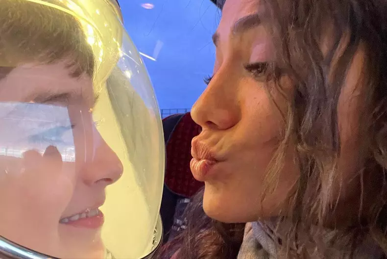 Demet Özdemir, imagini incendiare din cel mai nou serial al actriței