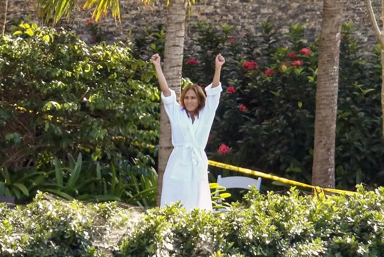 *PREMIUM-EXCLUSIVE* Jennifer Lopez and Alex Rodriguez knock down split rumors with steamy PDA session. **WEB EMBARGO UNTIL 2:30 PM EDT on March 18, 2021**