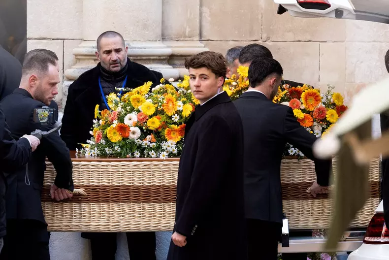 Arrivées aux obsèques de Brigitte Bardot en l'église Paroissiale Notre-Dame-de-l'Assomption de Saint-Tropez