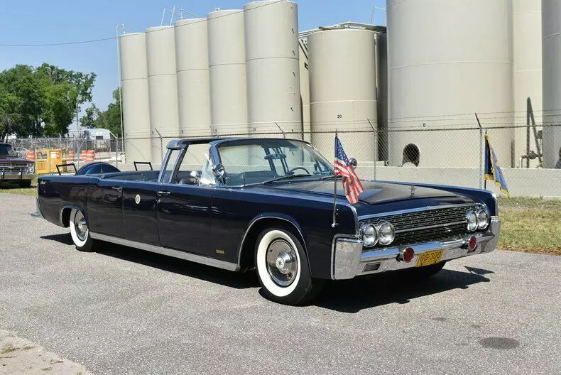 lincoln-continental-replica-4