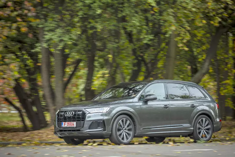 Audi Q7 010