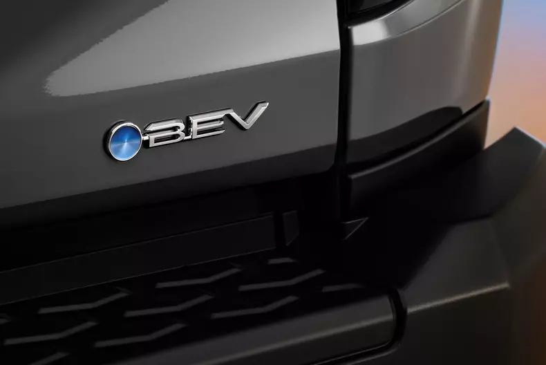 Toyota-HiLux_BEV-2026-HD-908f00a41c51a43a23dd9d4501e685181fdccb107