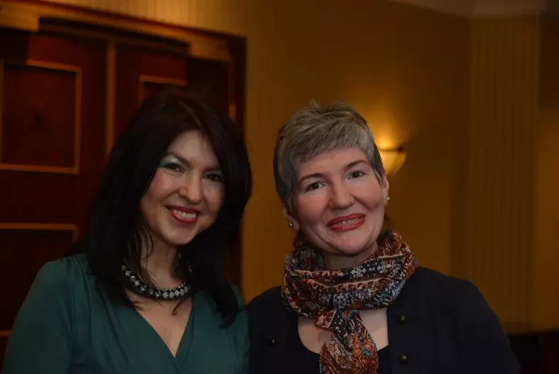 Aurora Martin, Elena Borza