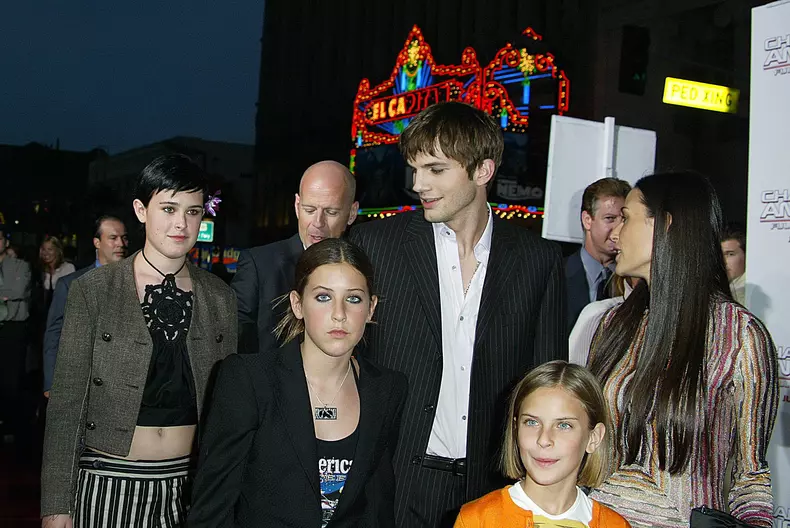 Ashton Kutcher, Demi Moore și fiicele actriței