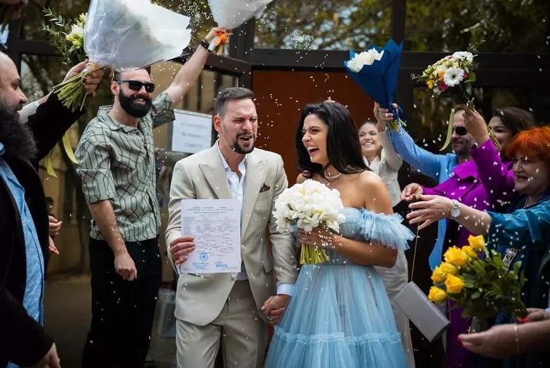1. Vlad Gherman și Oana Moșneagu s-au căsătorit civil