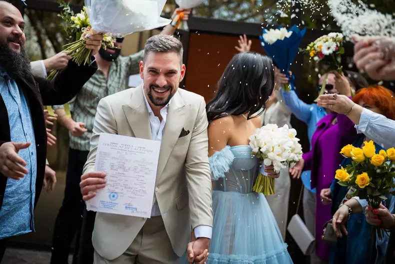 3. Vlad Gherman și Oana Moșneagu s-au căsătorit civil