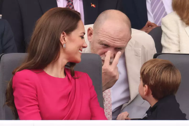 Cum e să locuiești în Palatul Buckingham. Dezvăluirile făcute de Mike Tindall, soțul nepoatei Reginei Elisabeta