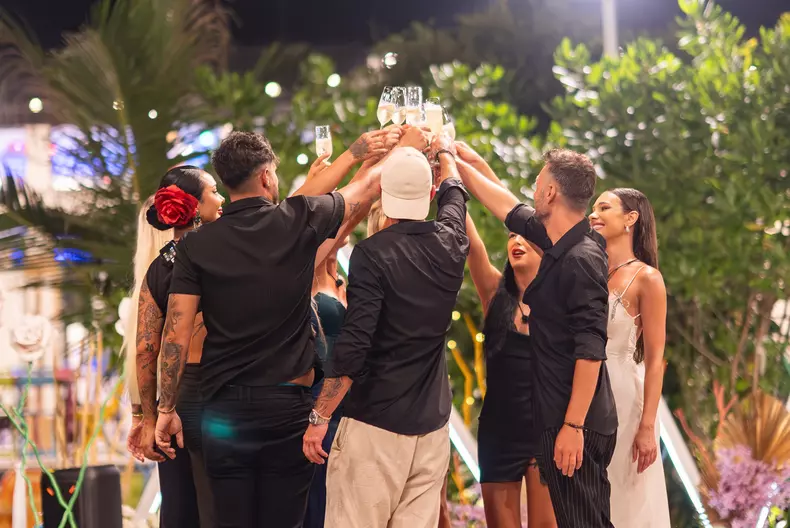 Ultimul party - vila băieților (1)