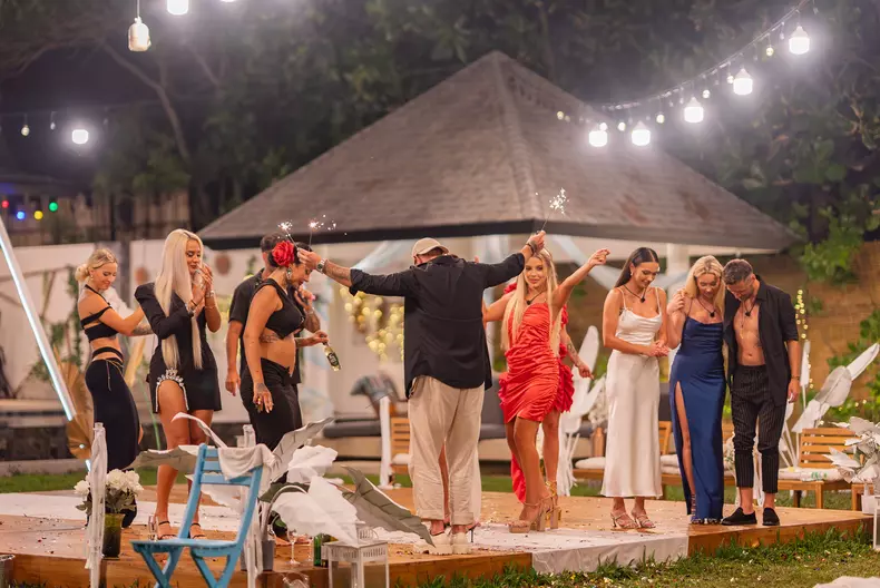 Ultimul party - vila băieților (2)