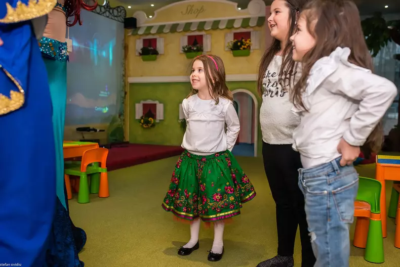 Petrecerea aniversară a Maria Isabelei, fiica Oanei Roman si a lui Mariu Elisei