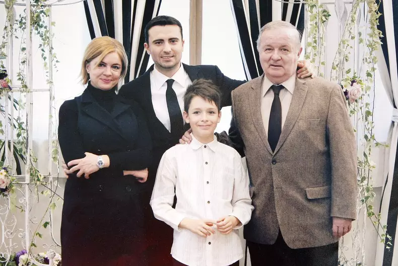 Cristina-_opescu-mai-are-un-doi-fra_i-vitregi.-Cine-sunt-copiii-lui-Cristian-_opescu-2-1