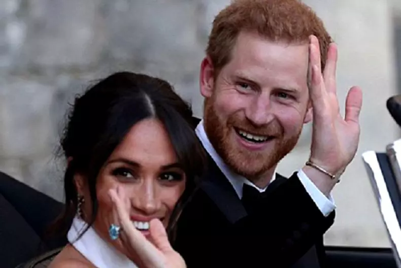 Meghan-Markle-in-a-doua-rochie-de-mireasa-4