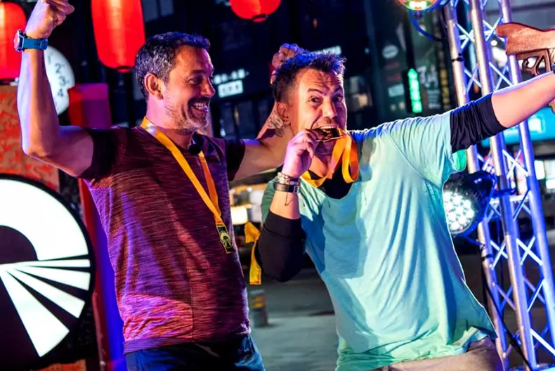 Răzvan-Fodor-și-Sorin-Bontea-au-câștigat-Asia-Express-11-1