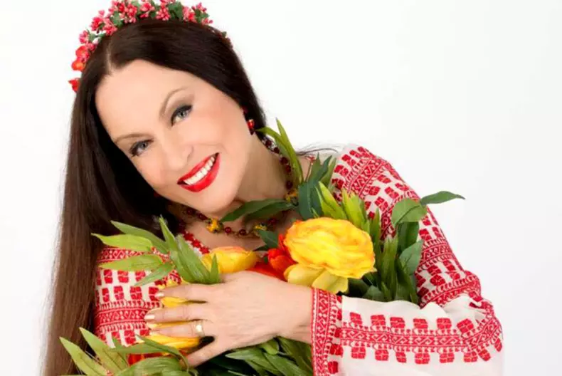 Maria-Dragomiroiu-cantareata