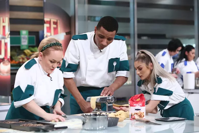 cine-este-victorina-matveev-chefi-la-cutite-9