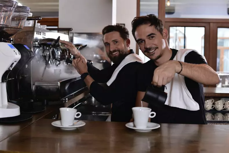 razvan-simion-va-deveni-tatic-2