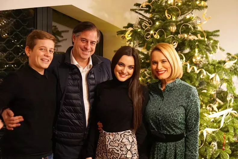 Andreea Esca si familia ei