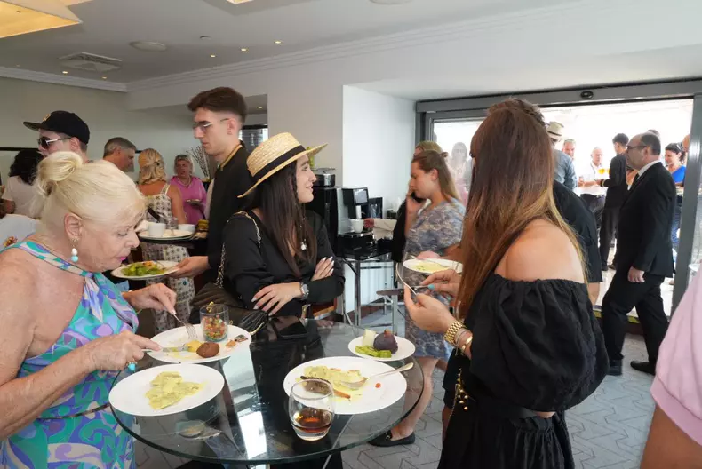 andreea-esca-a-implinit-50-de-ani-14