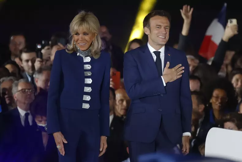 Emmanuel Macron si Brigitte Macron