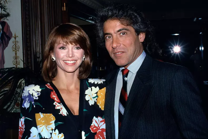 Los Angeles.CA.USA.  LIBRARY. Victoria Principal  and Harry Glassman in around 1985.  ReCaptioned 16.07.21Ref:LMK30-SLIB1607210PBOR-002Peter Borsari/PIP-Landmark MediaWWW.LMKMEDIA.COM.