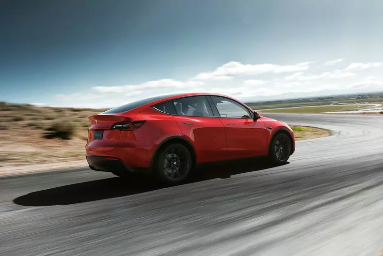 Tesla Model Y oficial 6