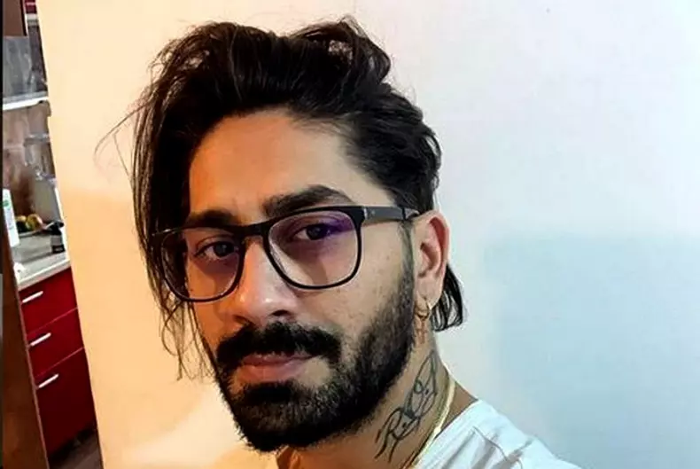 connect-r-a-inselat-o-pe-fosta-iubita-cu-misha-1-1