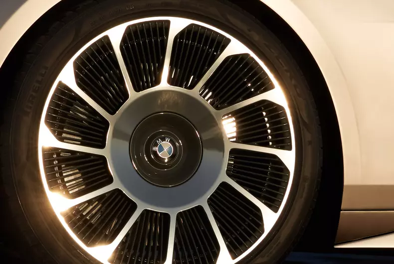 web_P90572585_highRes_bmw-skytop-10-2024