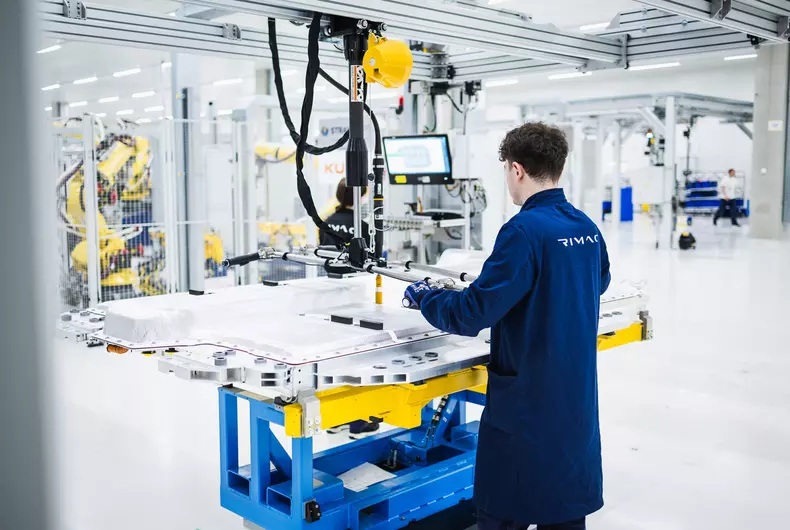 P90632746_highRes_bmw-group-and-rimac-