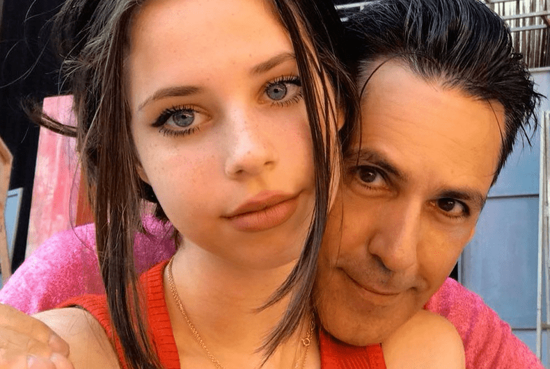 Violeta-imagini-rare-Stefan-banica