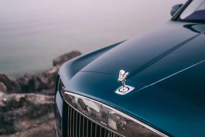 P90633323_highRes_presenting-rolls-roy