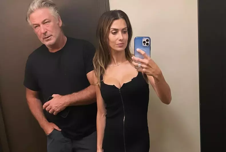 Hilaria Baldwin, primele declarații după tragedia de pe platourile de filmare unde Halyna Hatchins și-a pierdut viața. Ce mesaj a postat