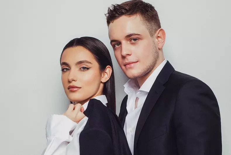 alexia eram fratele ei