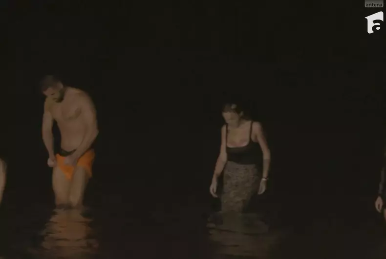 Teo a fost filmat noaptea în mare cu Ella, la Insula iubirii 2025  (4)