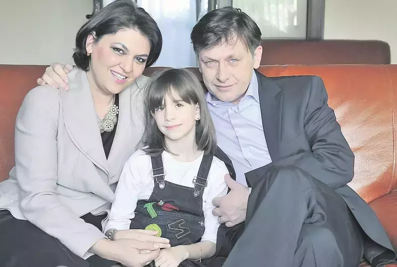 crin-antonescu-a-doua-lui-sotie-adina-valean-si-fiica-lui-irina-antonescu