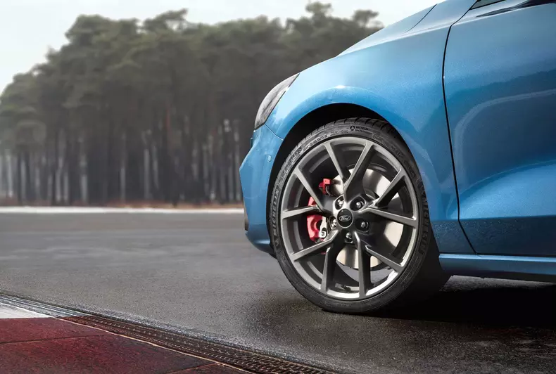 Ford Focus ST 2019 oficial 1