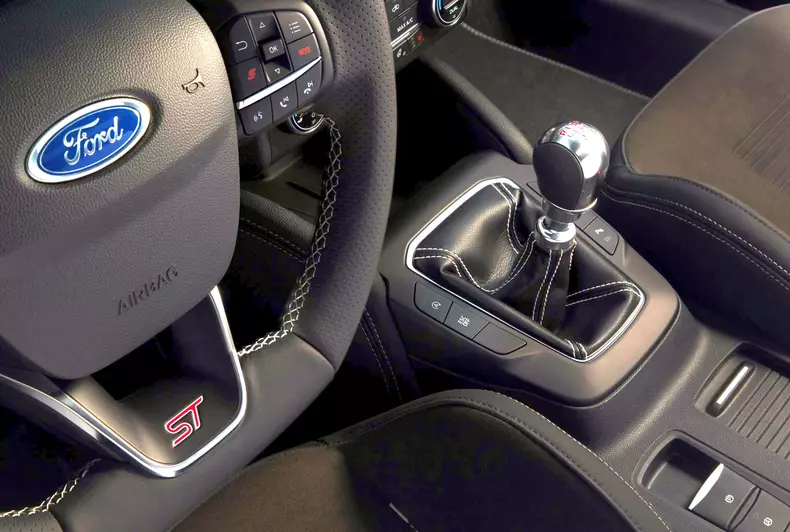 Ford Focus ST 2019 oficial 12